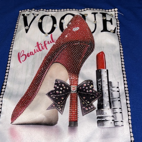 Vogue Shoe/lipstick graphic Long Sleeve shirt - Picture 4 of 5